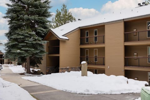 High Desert Retreat - For 4 House in Deschutes River Woods