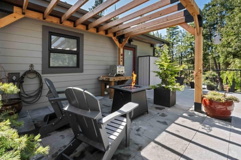 Patio, BBQ facilities, Balcony/Terrace, Seating area, Garden view