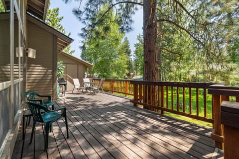 20 min to Mt Bachelor Widgi Creek House in Deschutes River Woods