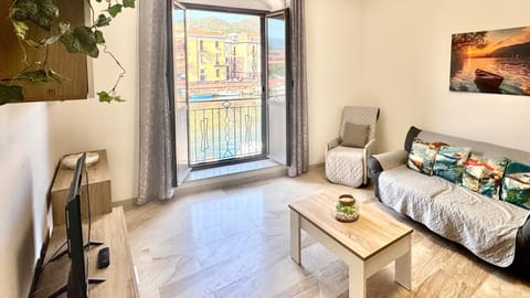 TV and multimedia, Living room, Photo of the whole room