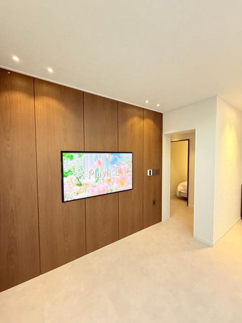 TV and multimedia, Balcony/Terrace, Living room, Photo of the whole room, heating, internet, air conditioner