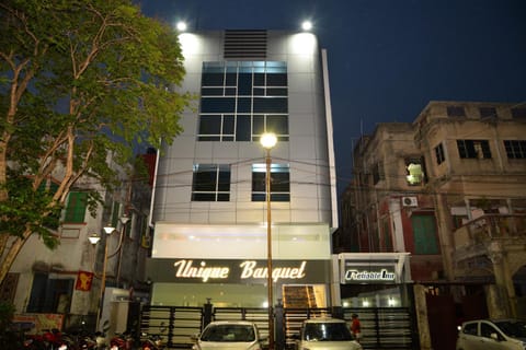 Property building, Facade/entrance, Property logo or sign