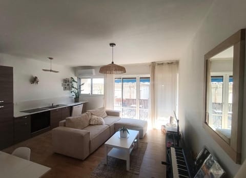 Living room, kitchen