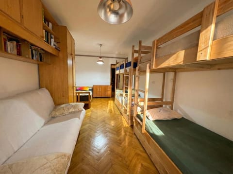 Golden Bay Apartment Hostel in Dobrota