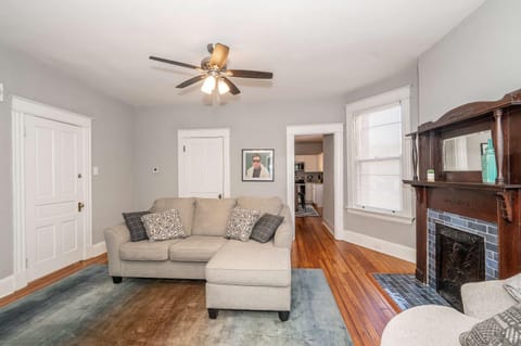 Suites on Main 2 House in Covington