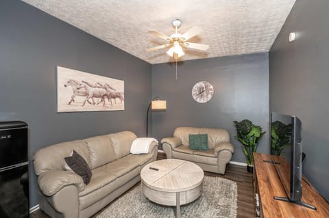 Monmouth Loft 4 - Walk to Shops House in Newport