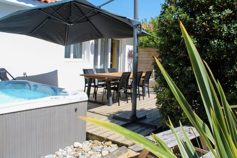 Day, Garden, Hot Tub, Balcony/Terrace, Garden view