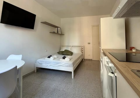 Bed, TV and multimedia, washing machine, kitchen