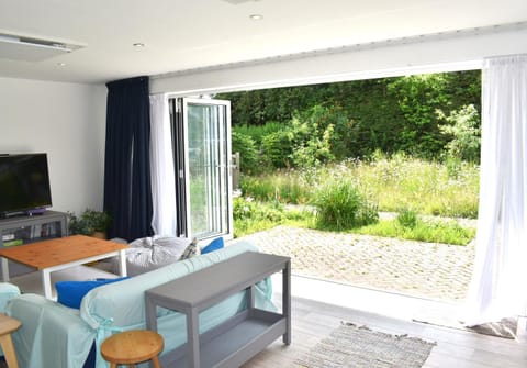 Living room, Garden view
