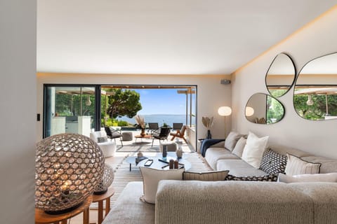 Living room, Sea view