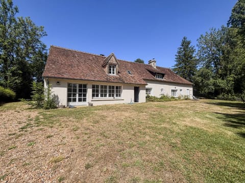 Property building, Spring, Day, Natural landscape, Garden, Garden view