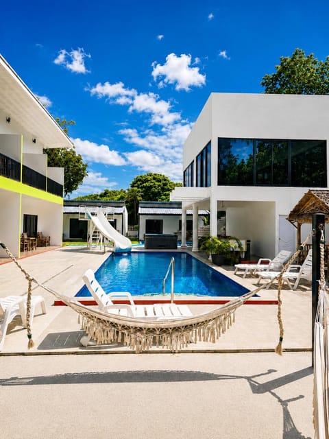 Property building, Restaurant/places to eat, Swimming pool, Breakfast