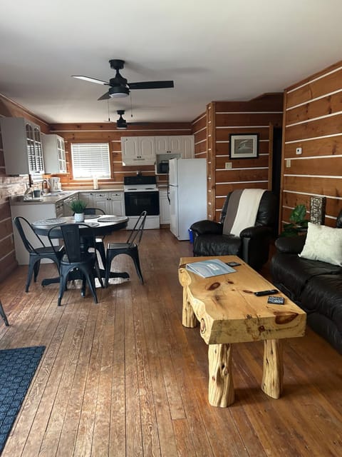 River Front Year Round Cottage House in Wellesley Island