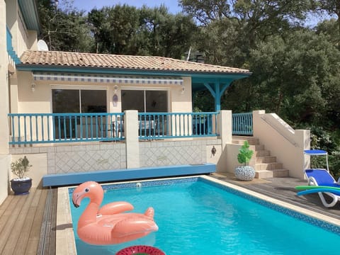 Garden, Garden, Balcony/Terrace, Balcony/Terrace, Garden view, Garden view, Pool view, Pool view, Swimming pool, Swimming pool, young children, older children, sunbed