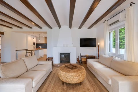 Communal lounge/ TV room, Living room