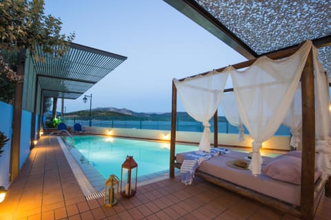 Patio, Natural landscape, View (from property/room), Balcony/Terrace, Pool view, Sea view, Swimming pool, sunbed, towels