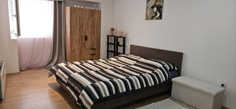 Bed, Bedroom, wardrobe