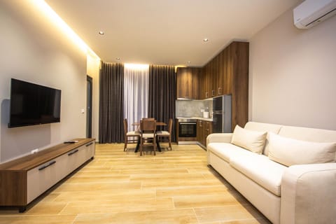 TV and multimedia, Kitchen or kitchenette, Living room