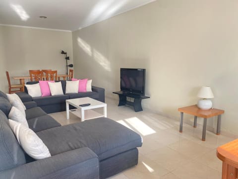 Communal lounge/ TV room, TV and multimedia