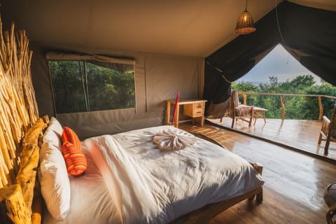 Bed, Natural landscape, View (from property/room), Balcony/Terrace, Seating area, Bedroom