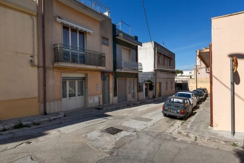 Property building, Street view