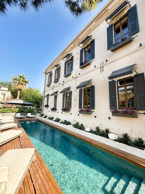 Property building, Swimming pool