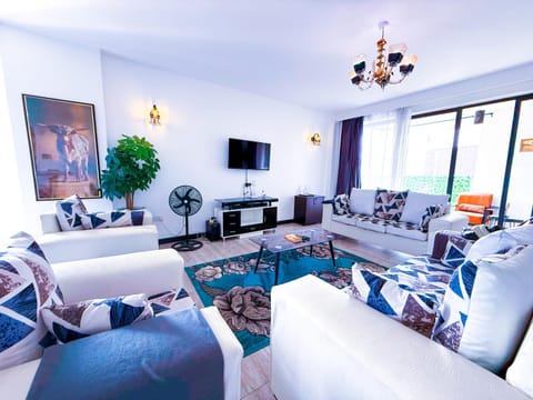 Communal lounge/ TV room, TV and multimedia, Living room, Seating area, Evening entertainment