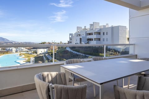 Property building, Balcony/Terrace, Swimming pool