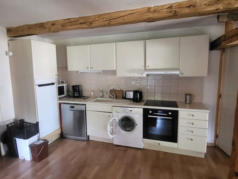 Kitchen or kitchenette, Living room