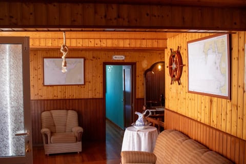 Living room, Lobby or reception