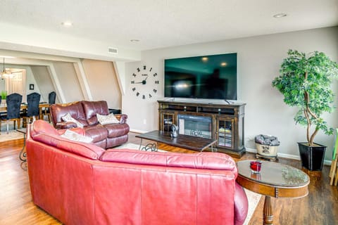 Fire Pit and BBQ Lake Guntersville Family Home House in Alabama