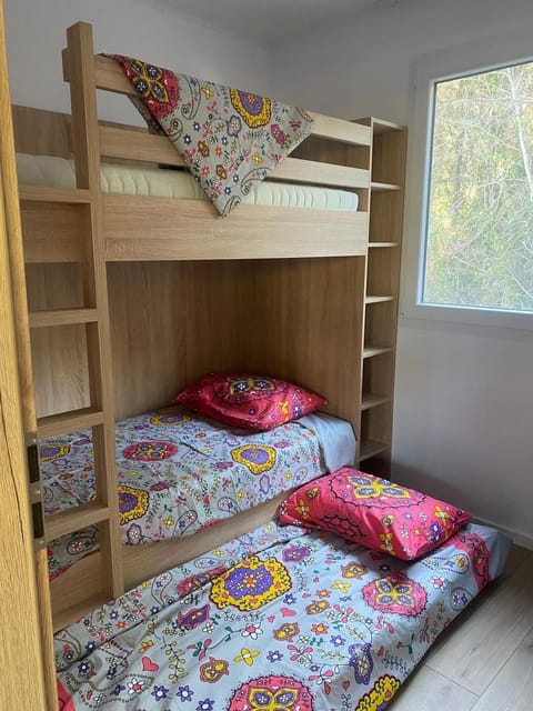 Bed, bunk bed