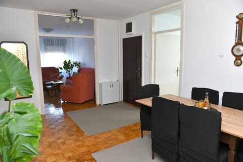 Living room, Seating area, Dining area, air conditioner