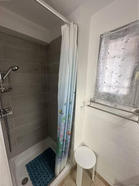 Appartement - piscine collective - terrasse - place de parking Apartment in Saintes-Maries-de-la-Mer