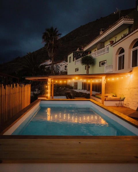 Property building, Swimming pool