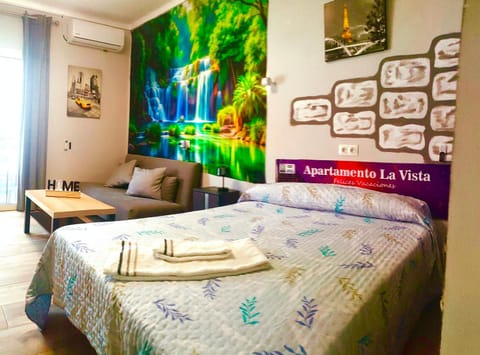 Bed, Living room, Photo of the whole room, Bedroom