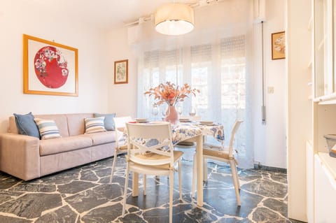 Bed, Living room, Dining area