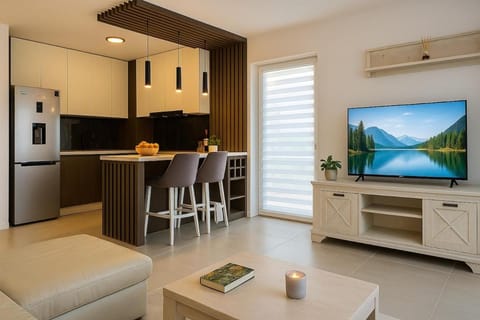 TV and multimedia, Kitchen or kitchenette, Dining area, minibar