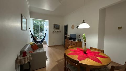 TV and multimedia, Living room, Dining area