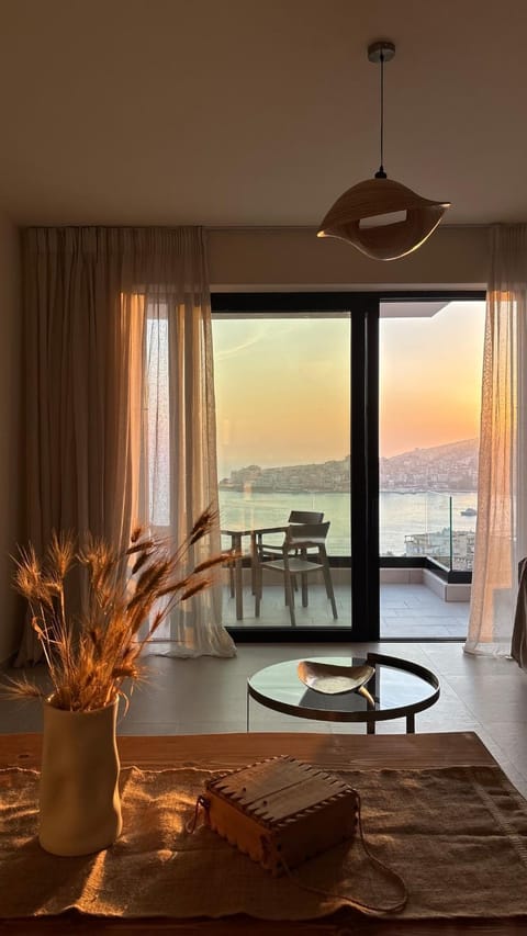 Living room, Sea view