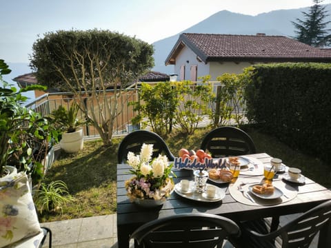Garden, Dining area, Garden view, Mountain view