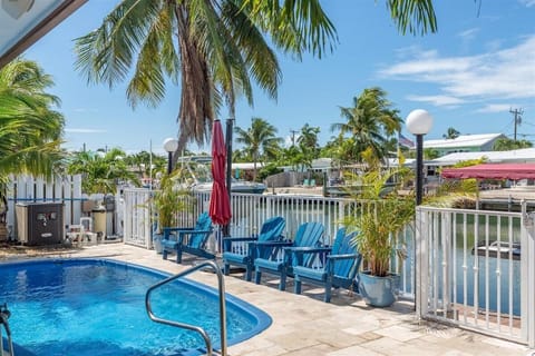 Casa Blanca - Waterfront Pool Home, Game Room, 45' Dock House in Key Colony Beach