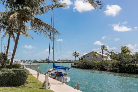 Tropical Seahorse at Coral Lagoon - Waterfront Villa w Resort Pool & 34' Dock House in Key Colony Beach