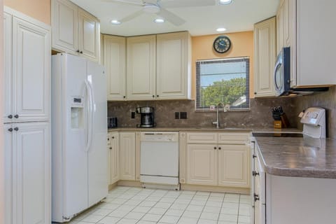 Casa Tranquilo - Waterfront Pool Home, 80' Dock House in Marathon