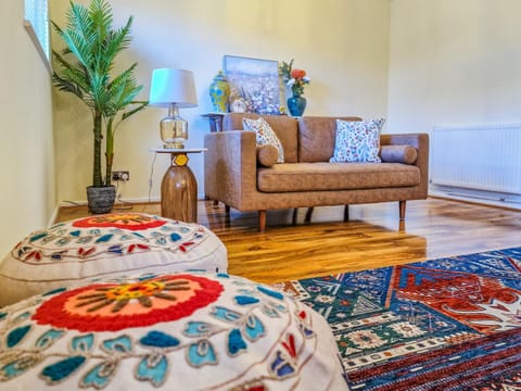 Simi Home Apartment in Milton Keynes