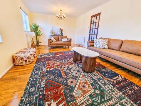 Simi Home Apartment in Milton Keynes