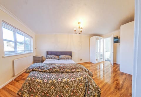 Simi Home Apartment in Milton Keynes