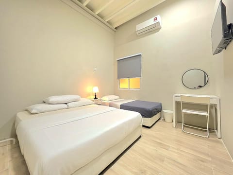 Bed, TV and multimedia, Photo of the whole room, Bedroom, air conditioner