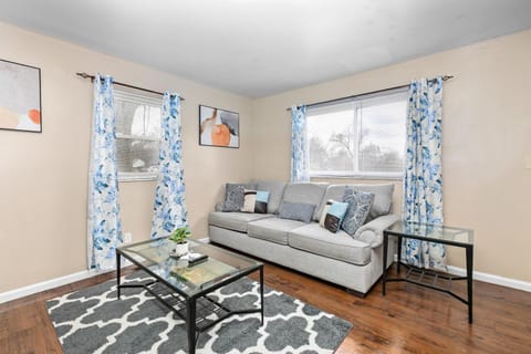 Cozy 2 bedroom apartment Apartment in Dayton