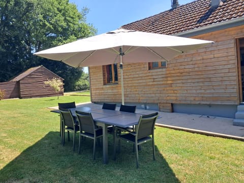 Patio, Day, Garden, Garden, Dining area, Garden view